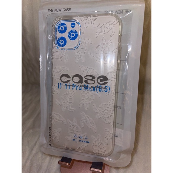 Clear Turtle Print iPhone 11 Pro Max Case🐢 - Picture 15 of 17